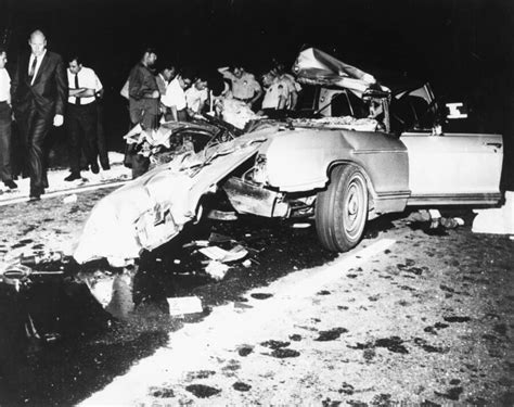 jane mansfield crash photos|Actress Jayne Mansfield dies in car crash 